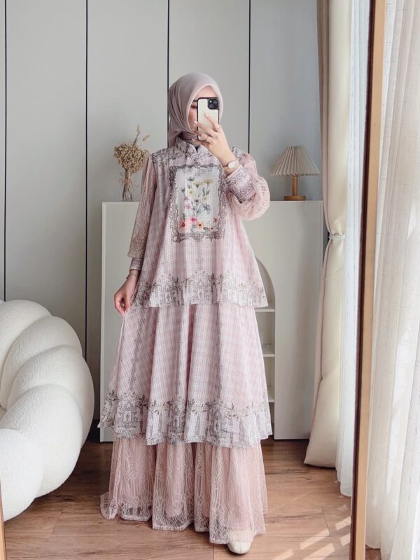 Marvela Layered Tile Dotty Maxi