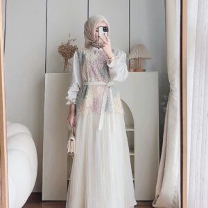 Vionda Lace Maxi