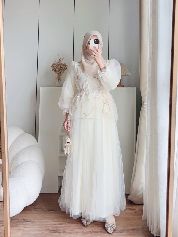 Raisya Organza Tile Maxi